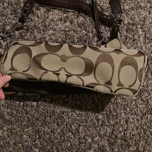 Coach purse - Picture 5 of 8